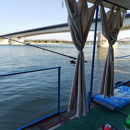 Apartment A Raft On The Sava River Belgrade